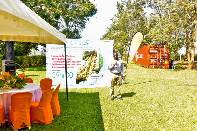Dr George Mahuku delivering his welcome remarks.