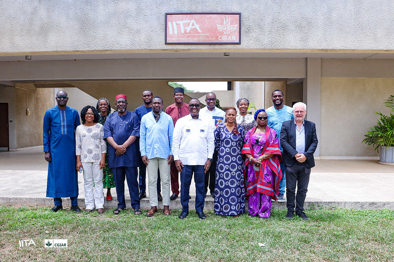 Dr Kalilou Sylla, ECOWAS Honorable Commissioner for Economic Affairs and Agriculture in the company of the IITA DG, scientists, and Senior Management Staff.