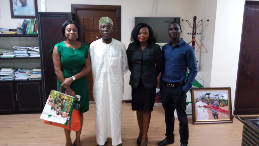 Picture of The Honorable Minister of Agriculture, Chief Audu Ogbeh with the Agripreneurs in Abuja.