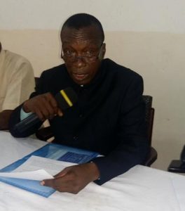 Picture of Dr Liyeye welcoming participants.