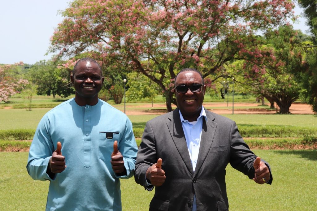 Dr Baboucarr Manneh, AfricaRice DG (on the left) and Dr Simeon Ehui, IITA Director General (on the right). (Credit: A. A. Diomandé)