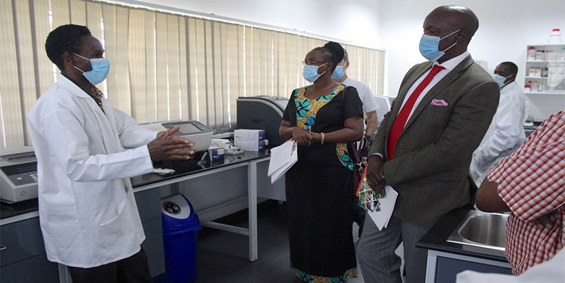 The POPSM delegation toured IITA facilities, including the microbiology laboratory and the IITA Youth Center.
