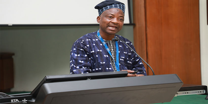 BASICS II Project Leader Lateef Sanni presented the key achievements in the cassava seed system.