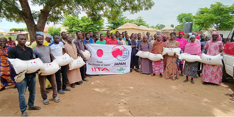 Beneficiaries of the seed distribution at the IDP camp in Guruku.