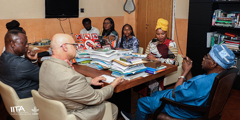 Dr Kenton Dashiell and other staff of IITA in a meeting with Former President H.E. Chief Olusegun Obasanjo. 