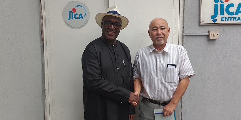 IITA Director General and CGIAR Regional Director for Continental Africa Dr. Simeon Ehui with Hitoshi Sato, Sierra Leone Country representative for Japan International Cooperation Agency (JICA) (Photo credit: Timilehin Osunde/IITA).