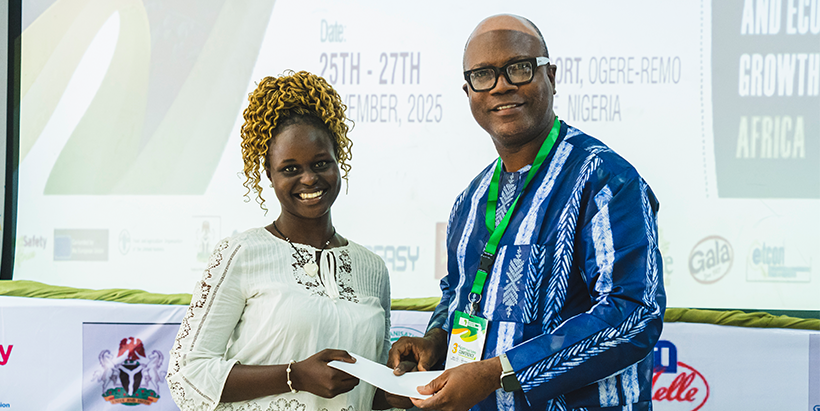 Favour Ayorinde (l) during the presentation of the award