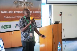 Picture of George Mahuku making a presentation at the Workshop