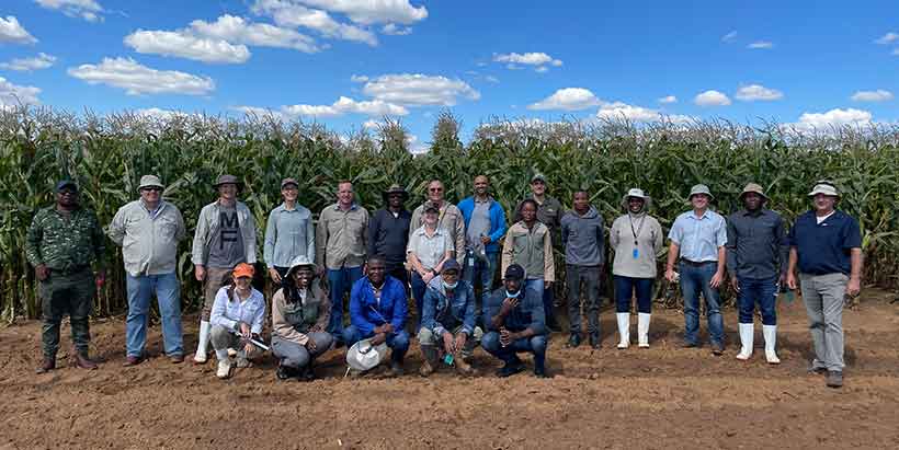 Group photograph at Bayer Petit Research Farm in South Africa.