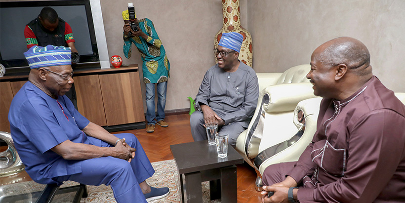 (Seated L-R) H.E. Chief Olusegun Obasanjo, Dr Simeon Ehui, and Dr Nteranya Sanginga, discussing during the meeting.