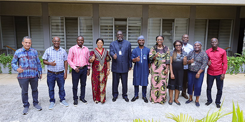 Heifer International delegates with IITA Acting DDG P4D, Dr Abdoulaye Tahirou, and some IITA scientists and staff.