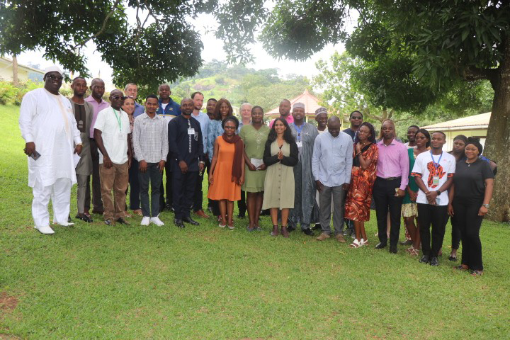 IITA Cameroon Country Representative, the interns with their supervisors.