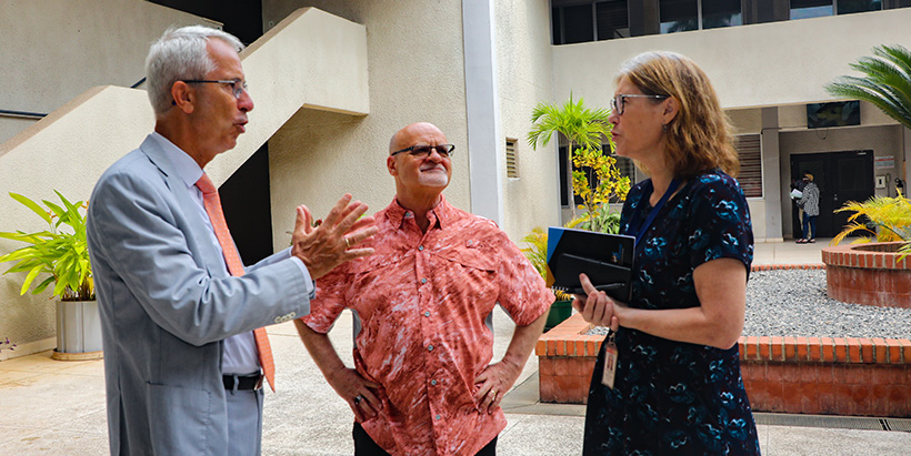 IITA DDG Partnership for Delivery Kenton Dashiell, IITA DDG Corporate Services Hilde Koper with Dutch Ambassador Wouter Plomp 