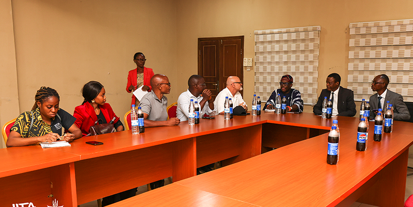 The IITA delegation with the KDU team during discussions. 