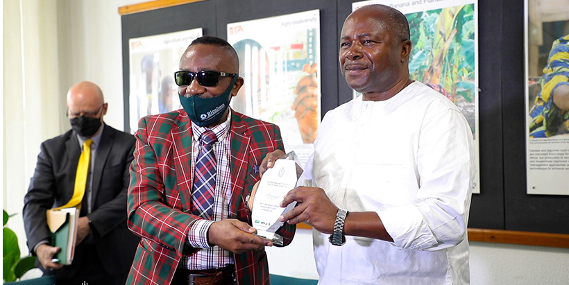 IITA wins prestigious Nigeria Farmers and Agribusiness Award for supporting agribusiness