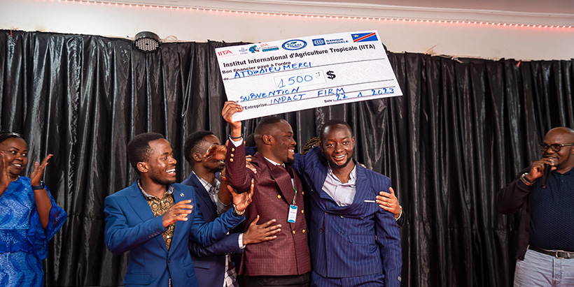 Impact for Nutrition founders celebrating with the US$1,500 cheque.