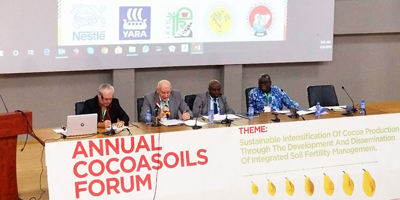 (L-R) Opening by Dr Bernard Vanlauwe (IITA), Daniel van Gilst (NORAD), Dr Emmanuel Agyemang Dwomoh (COCOBOD), and Dr H.K. Dzahini-Obiatey (Cocoa Research Institute Ghana).