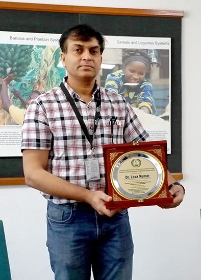 NAQS honors IITA with “Service Support Award” for phytosanitary capacity development