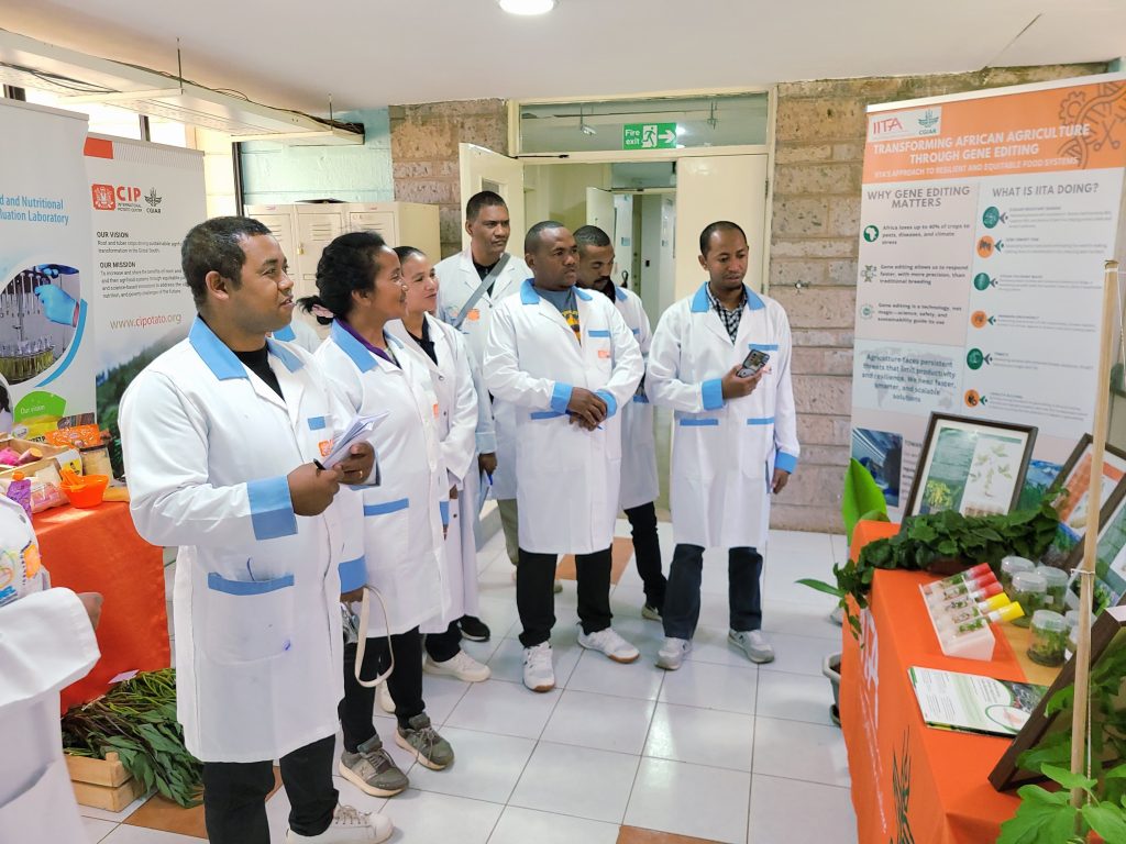 Delegates from Madagascar visiting IITA labs at ILRI in Kenya.