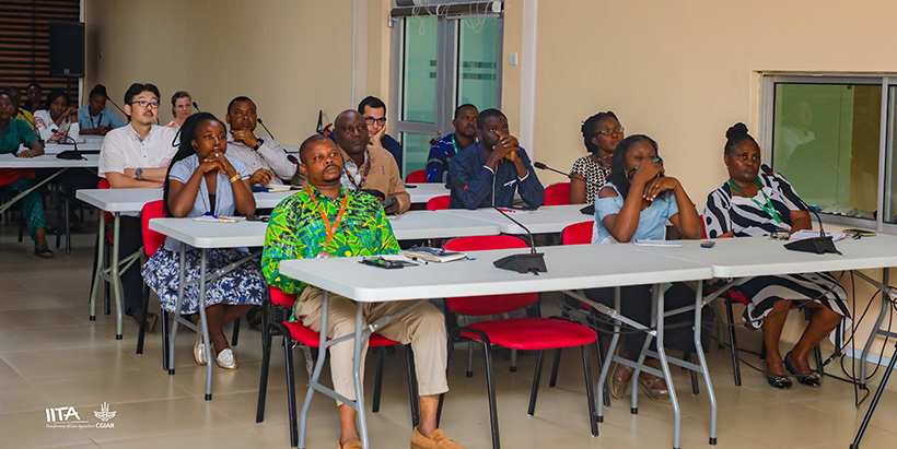 Participants at the Knowledge Café.