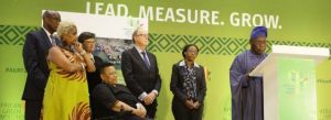 Picture of Pres Olusegun Obasanjo reading the citation for IITA during the awarding of the 2018 Africa Food Prize