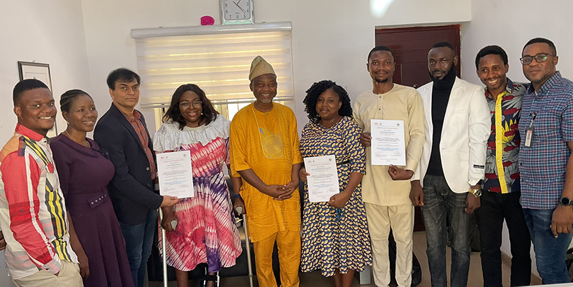 Staff of the Ogun State Ministry of Agriculture with the IITA Digital Delivery Working team.