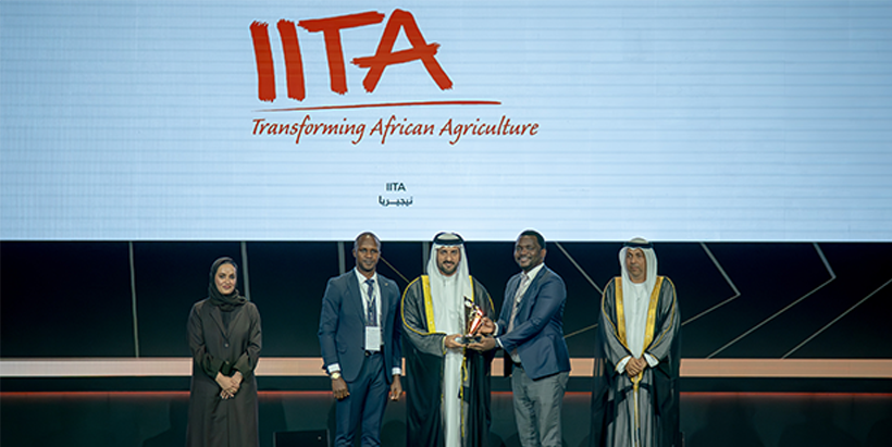 The Deputy Ruler of Sharjah and Chairman of the Sharjah Media Council, His Highness Sheikh Sultan bin Ahmed Al Qasimi, presenting the award to the Project Coordinator, ENABLE-TAAT, Mr Noel Mulinganya.