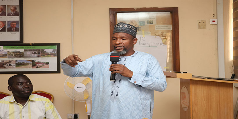 Professor Muhammed during a presentation at the PDT training.