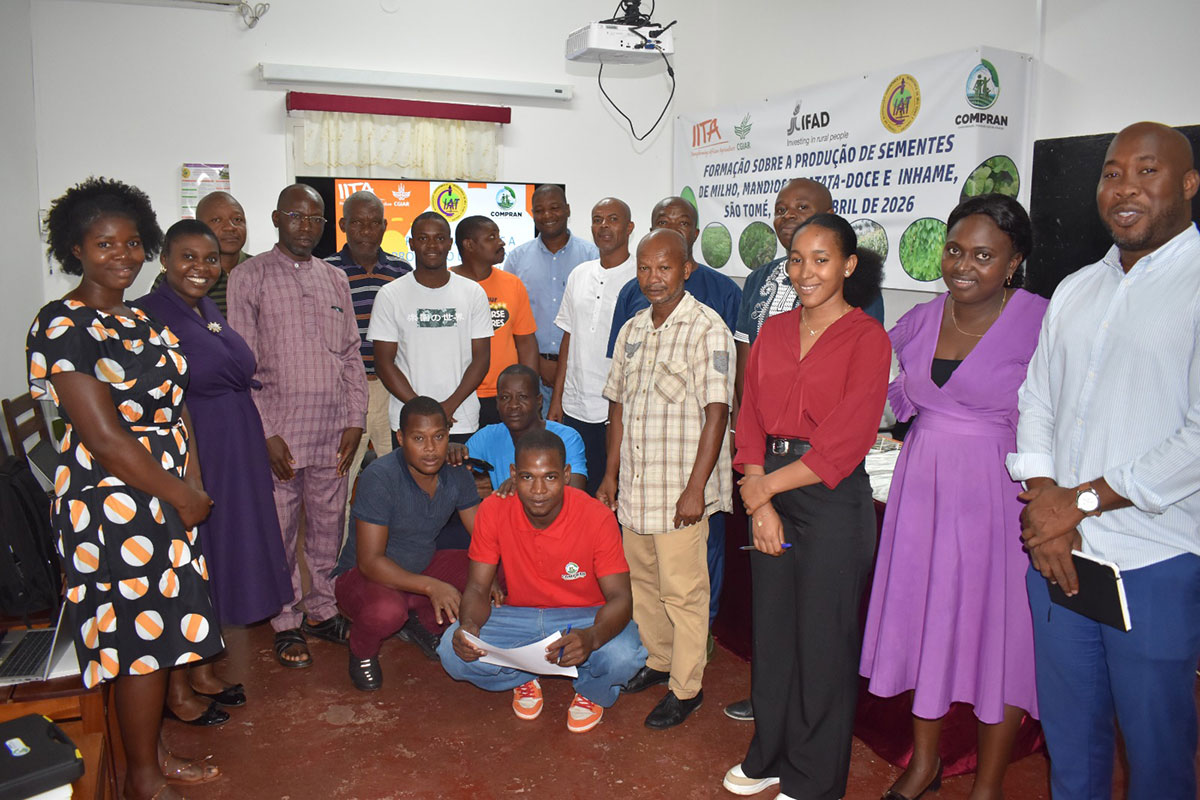 Participants and facilitators during the official opening ceremony at the CIAT-STP meeting room in Mezocci, São Tomé.