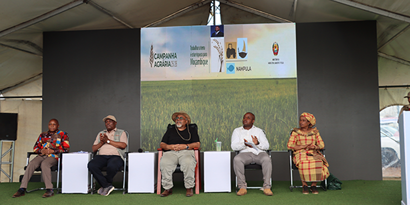 Painel leading the agriculture campaign launch in Nampula