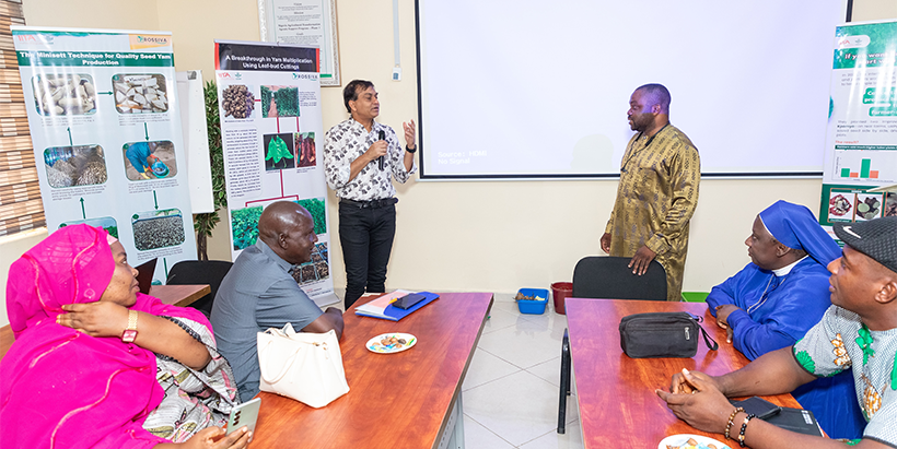 Dr Lava Kumar introducing participants to 