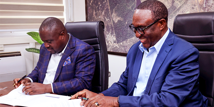 IITA Director General, Dr Simeon Ehui with  H.E. Muhindo Nzagi Butondo, Minister of Agriculture of the Democratic Republic of Congo during the signing of the MoU. 
