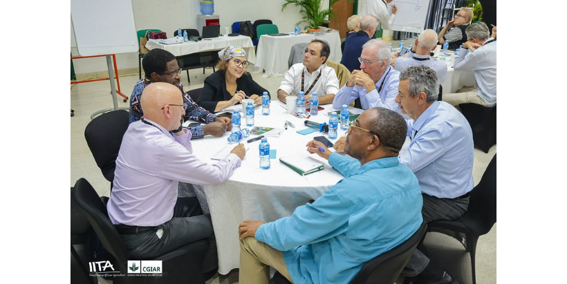 Former Ethiopian Prime Minister, Hailemariam Desalegn, CGIAR Executive Managing Director Dr Ismahane Elouafi and some Board Members deliberating during a break session.